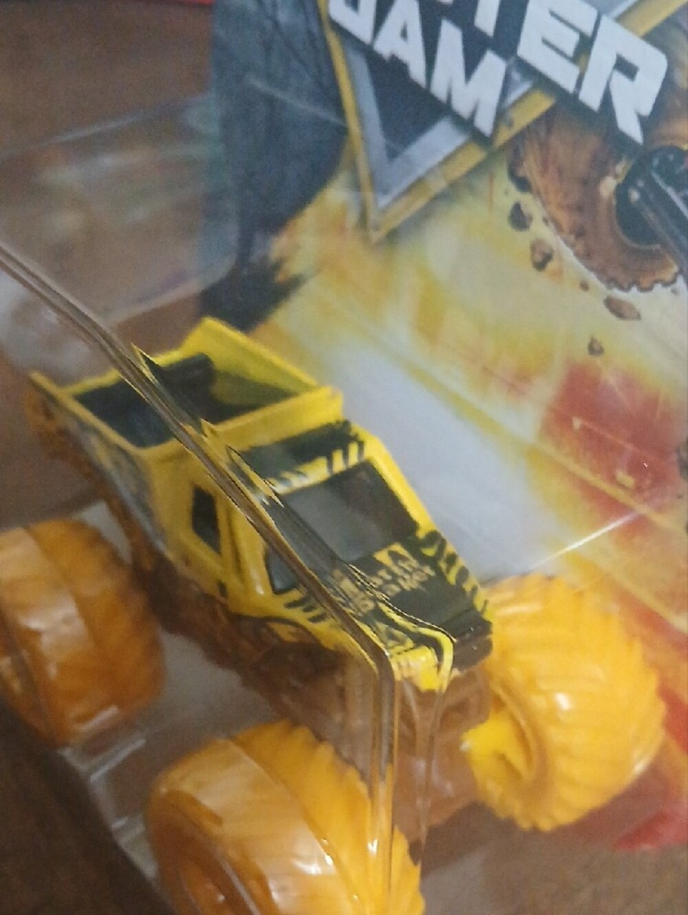 EarthShaker Yellow Monster Jam Truck 1/64